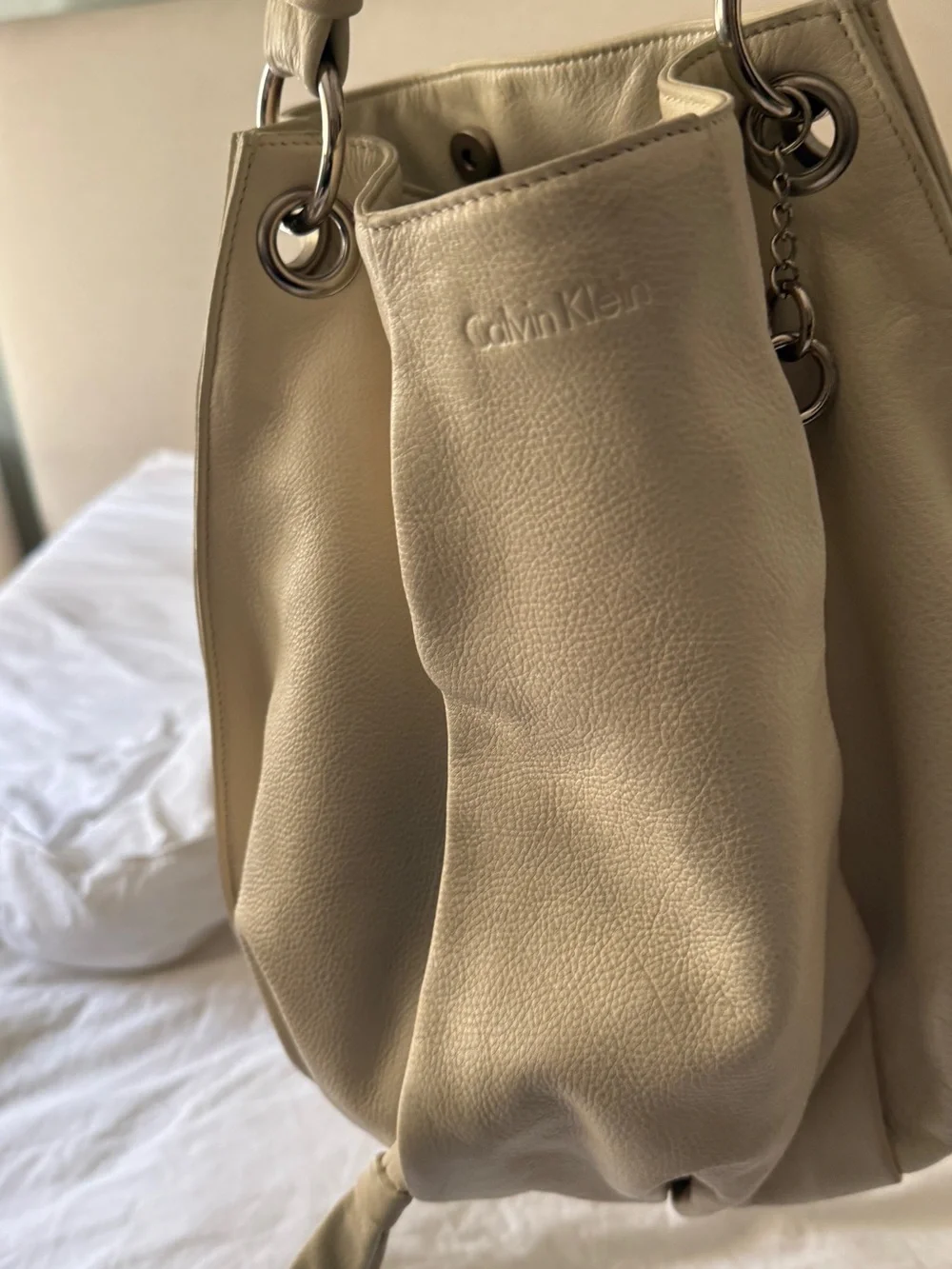 Leather Shoulder Tote Bag in Light Beige